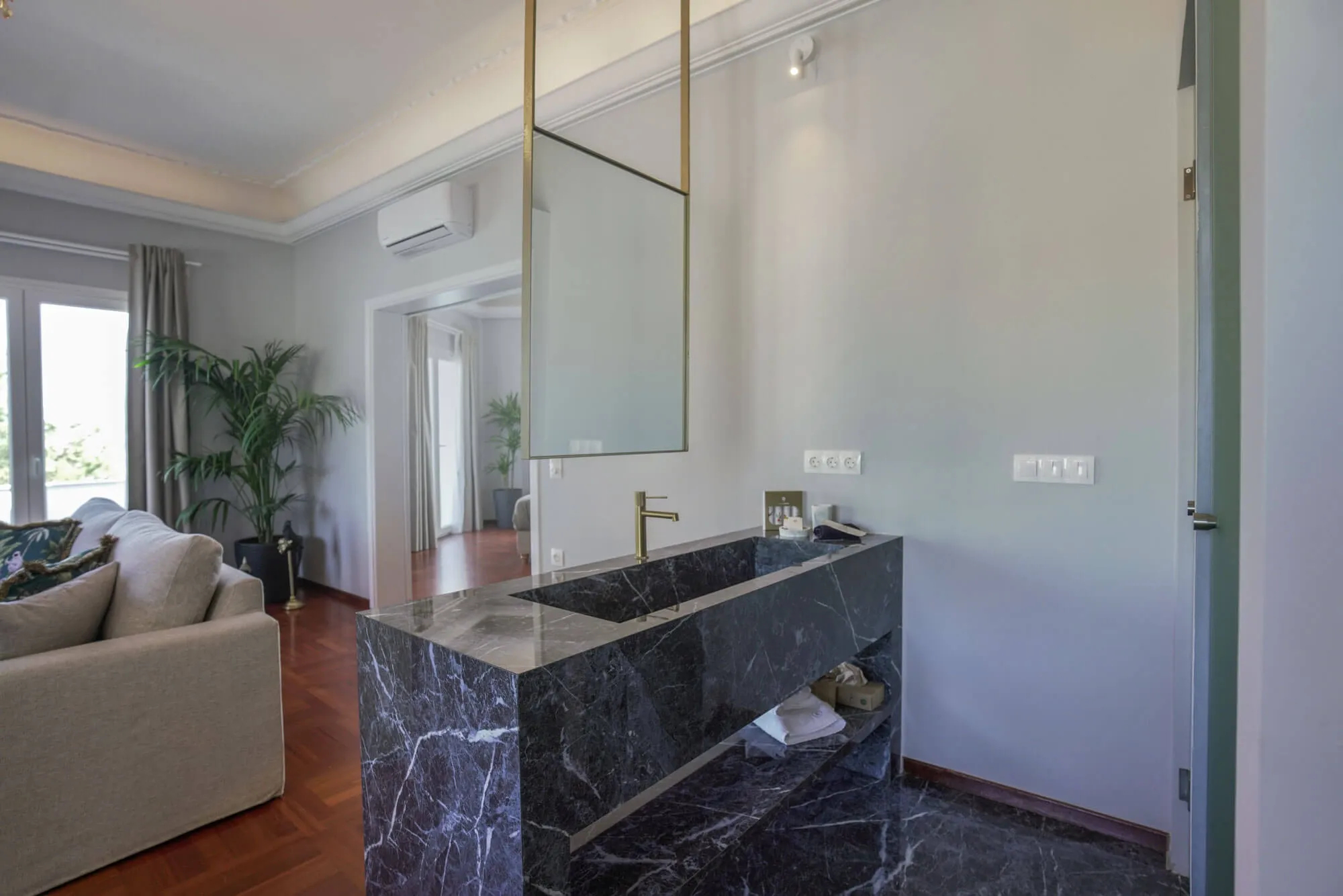 Athina Suite